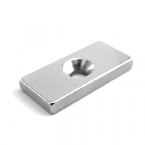Неодимовый магнитный прямоугольник 20х10х3 мм с зенковкой 6,5х3 мм (упаковка 2 шт.) Фото